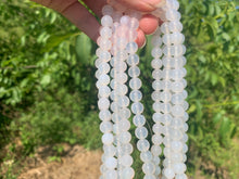 Charger l'image dans la galerie, Perles en agate blanche entre 2 et 14mm
