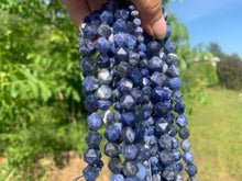Charger l'image dans la galerie, Perles en sodalite, forme diamant entre 6 et 12mm