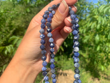Charger l'image dans la galerie, Perles en sodalite, forme diamant entre 6 et 12mm