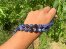 Charger l'image dans la galerie, Perles en sodalite, forme diamant entre 6 et 12mm