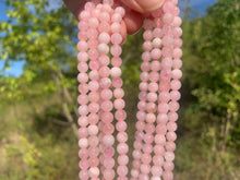 Charger l'image dans la galerie, Perles en morganite en 6 et 8mm