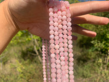 Charger l'image dans la galerie, Perles en morganite en 6 et 8mm