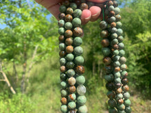 Charger l'image dans la galerie, Perles en opale verte entre 6 et 10mm