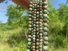 Charger l'image dans la galerie, Perles en opale verte entre 6 et 10mm