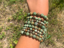 Charger l'image dans la galerie, Perles en opale verte entre 6 et 10mm