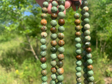 Charger l'image dans la galerie, Perles en opale verte entre 6 et 10mm