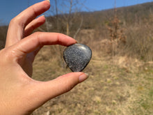 Charger l'image dans la galerie, Quartz avec inclusions de graphite 4