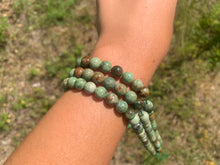 Charger l'image dans la galerie, Perles en opale verte entre 6 et 10mm