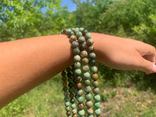 Charger l'image dans la galerie, Perles en opale verte entre 6 et 10mm