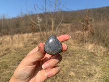 Charger l'image dans la galerie, Quartz avec inclusions de graphite 4