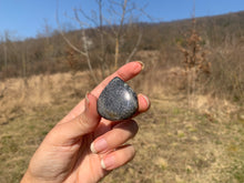 Charger l'image dans la galerie, Quartz avec inclusions de graphite 4