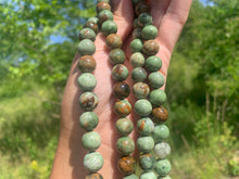 Charger l'image dans la galerie, Perles en opale verte entre 6 et 10mm