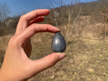 Charger l'image dans la galerie, Quartz avec inclusions de graphite 8
