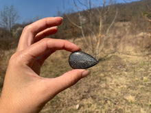 Charger l'image dans la galerie, Quartz avec inclusions de graphite 8