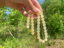 Charger l'image dans la galerie, Perles en calcite jaune entre 6 et 10mm