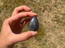 Charger l'image dans la galerie, Quartz avec inclusions de graphite 8