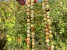 Charger l'image dans la galerie, Perles en grenat grossulaire entre 6 et 10mm