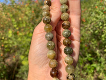 Charger l'image dans la galerie, Perles en grenat grossulaire entre 6 et 10mm