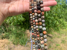 Charger l'image dans la galerie, Perles en jaspe polychrome, forme diamant entre 6 et 10mm