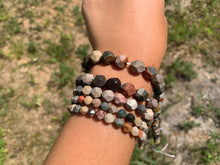 Charger l'image dans la galerie, Perles en jaspe polychrome, forme diamant entre 6 et 10mm