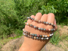 Charger l'image dans la galerie, Perles en jaspe polychrome, forme diamant entre 6 et 10mm