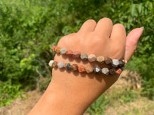 Charger l'image dans la galerie, Perles en jaspe polychrome, forme diamant entre 6 et 10mm