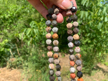 Charger l'image dans la galerie, Perles en jaspe polychrome, forme diamant entre 6 et 10mm