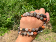 Charger l'image dans la galerie, Perles en jaspe polychrome, forme diamant entre 6 et 10mm