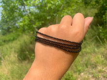 Charger l'image dans la galerie, Perles en tourmaline noire facettées entre 2 et 6mm