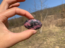 Charger l'image dans la galerie, VENDU Rhodonite 2