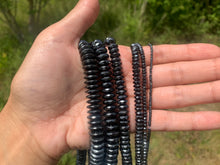 Charger l'image dans la galerie, Perles en hématite, forme en disque facetté entre 2 et 12mm