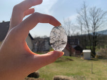 Charger l'image dans la galerie, VENDU Quartz avec inclusions de tourmaline 2