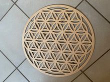 Charger l'image dans la galerie, Fleurs de vie ronde en bois