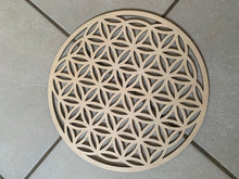 Charger l'image dans la galerie, Fleurs de vie ronde en bois