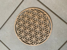 Charger l'image dans la galerie, Fleurs de vie ronde en bois