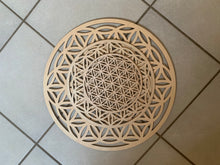 Charger l'image dans la galerie, Fleurs de vie ronde en bois