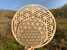 Charger l'image dans la galerie, Fleurs de vie ronde en bois