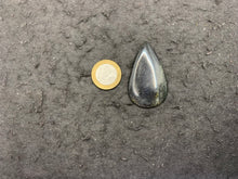 Charger l'image dans la galerie, VENDU Quartz avec inclusions de graphite 2