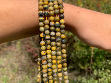 Charger l'image dans la galerie, Perles en jaspe bumblebee entre 6 et 8mm