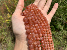 Charger l'image dans la galerie, Perles en pierre de soleil entre 6 et 10mm