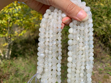 Charger l'image dans la galerie, Perles en pierre de lune blanche entre 4 et 12mm PLBD