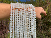 Charger l'image dans la galerie, Perles en pierre de lune blanche entre 4 et 12mm PLBD
