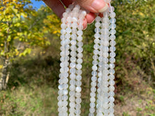 Charger l'image dans la galerie, Perles en pierre de lune blanche entre 4 et 12mm PLBD