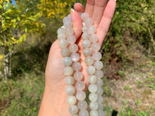 Charger l'image dans la galerie, Perles en pierre de lune blanche entre 6 et 12mm PLBU