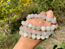 Charger l'image dans la galerie, Perles en pierre de lune blanche entre 6 et 12mm PLBU
