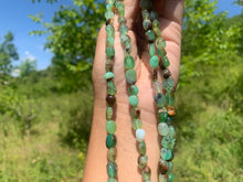 Charger l'image dans la galerie, Perles en chrysoprase, forme petit galet