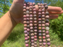 Charger l'image dans la galerie, Perles en rhodonite entre 8 et 10mm