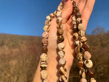 Charger l'image dans la galerie, Perles en jaspe zebré brun, forme diamant entre 6 et 10mm