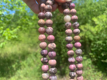 Charger l'image dans la galerie, Perles en rhodonite entre 8 et 10mm