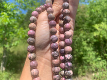 Charger l'image dans la galerie, Perles en rhodonite entre 8 et 10mm